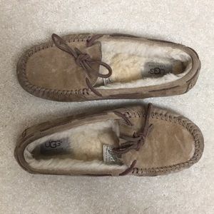 Ugg chestnut women’s slipper moccasins size 7